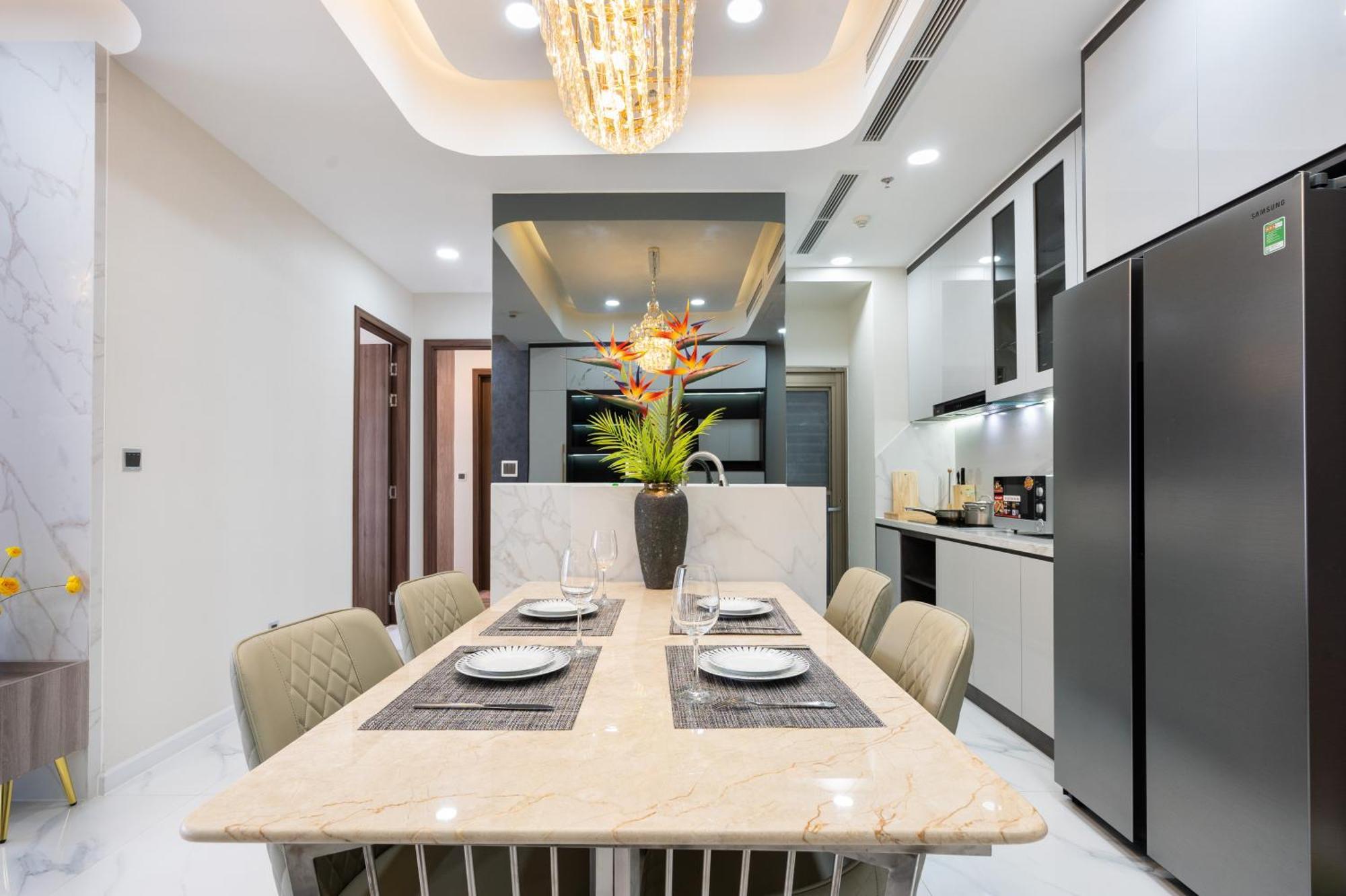 The Peak Midtown Twobedroom With Balcony Хошимин Екстериор снимка