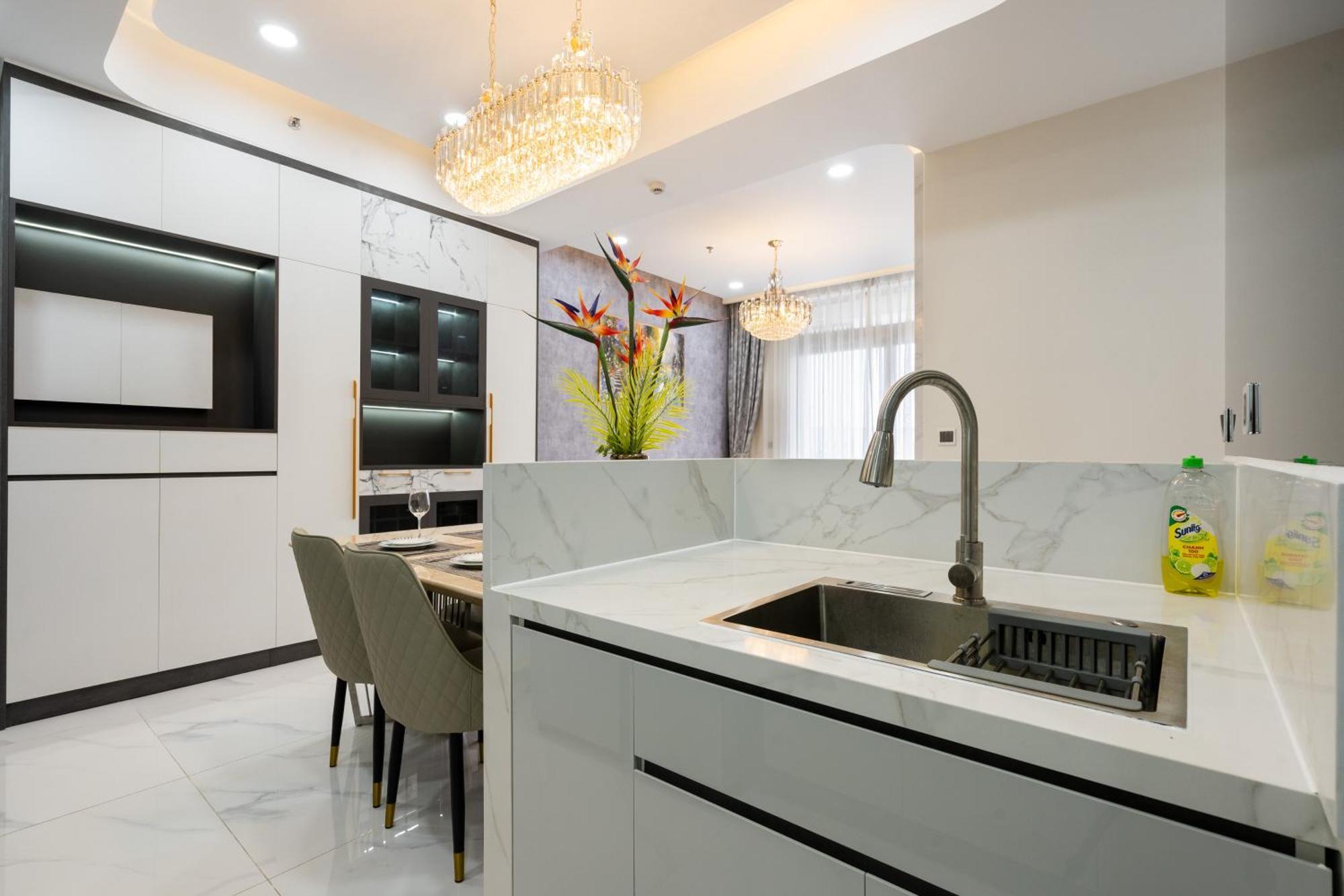 The Peak Midtown Twobedroom With Balcony Хошимин Екстериор снимка