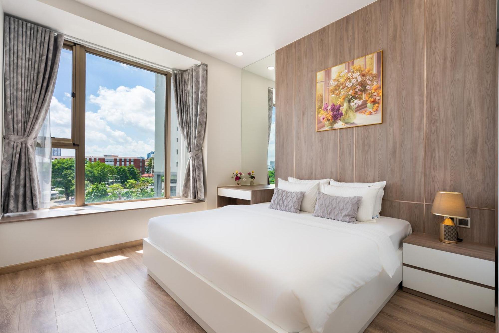 The Peak Midtown Twobedroom With Balcony Хошимин Екстериор снимка