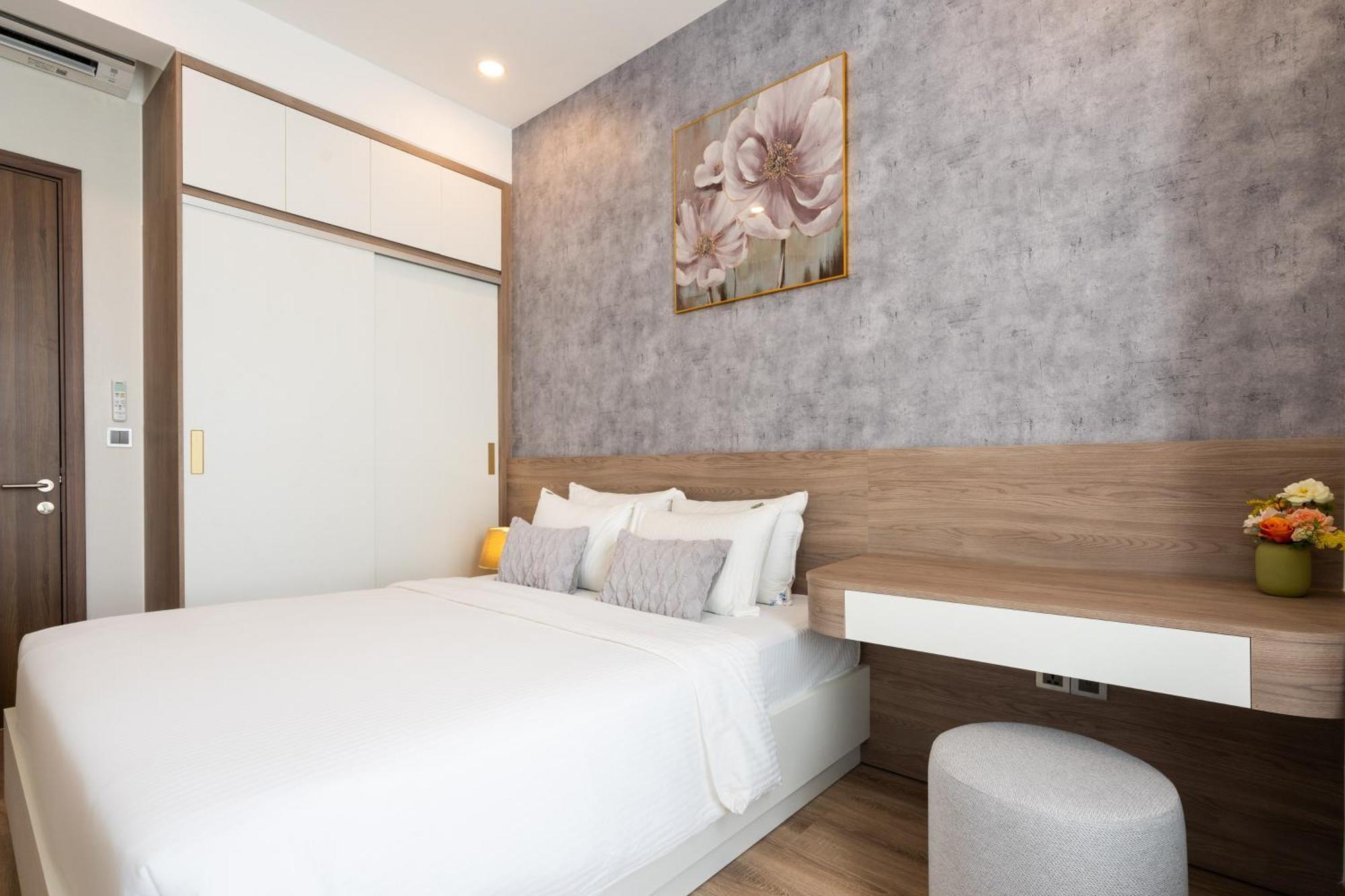 The Peak Midtown Twobedroom With Balcony Хошимин Екстериор снимка