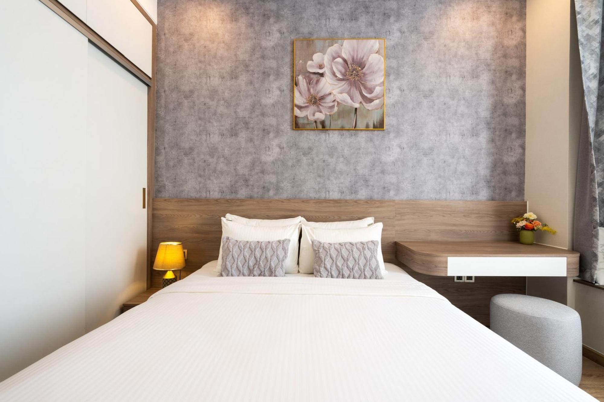 The Peak Midtown Twobedroom With Balcony Хошимин Екстериор снимка