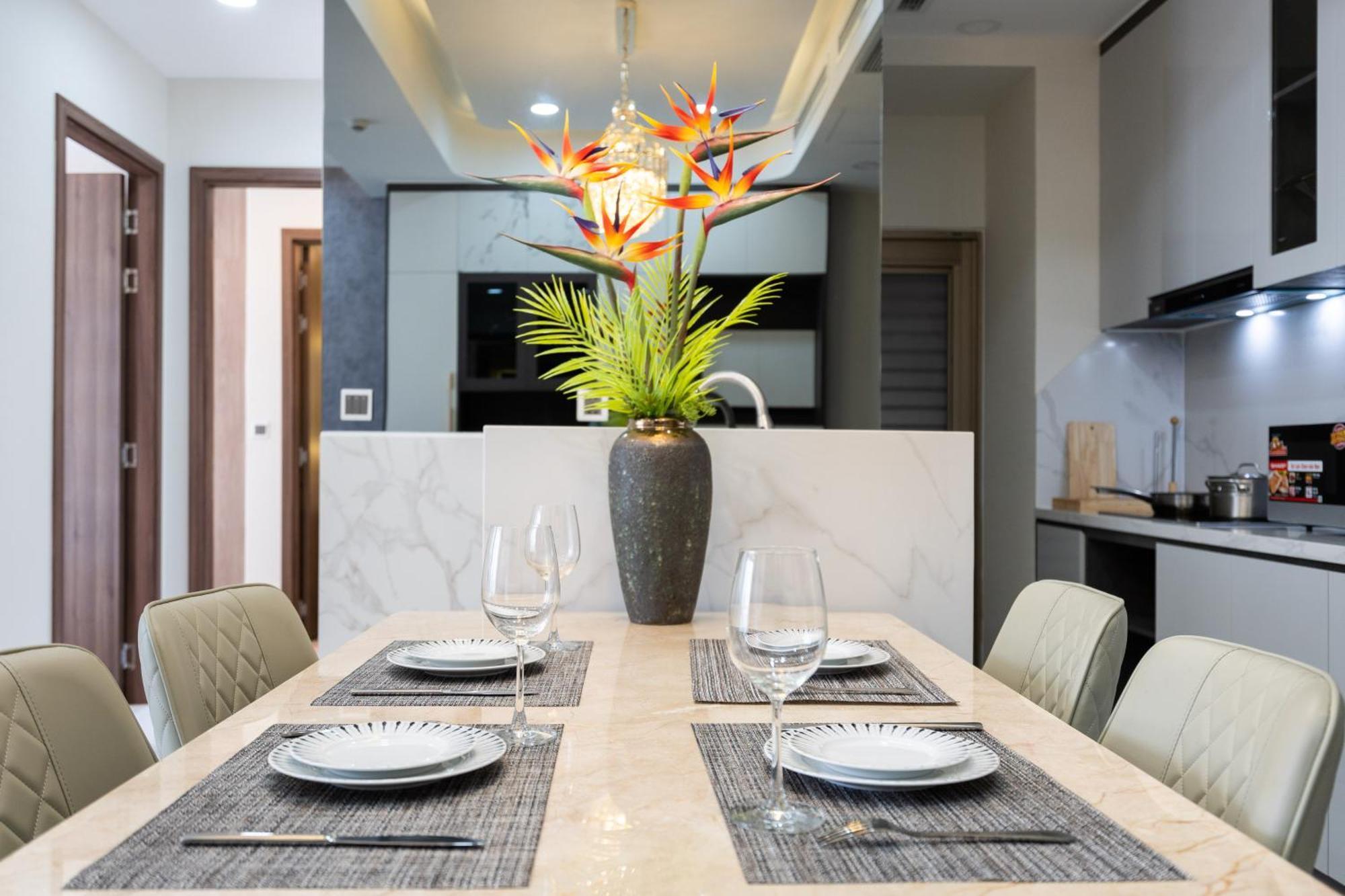 The Peak Midtown Twobedroom With Balcony Хошимин Екстериор снимка