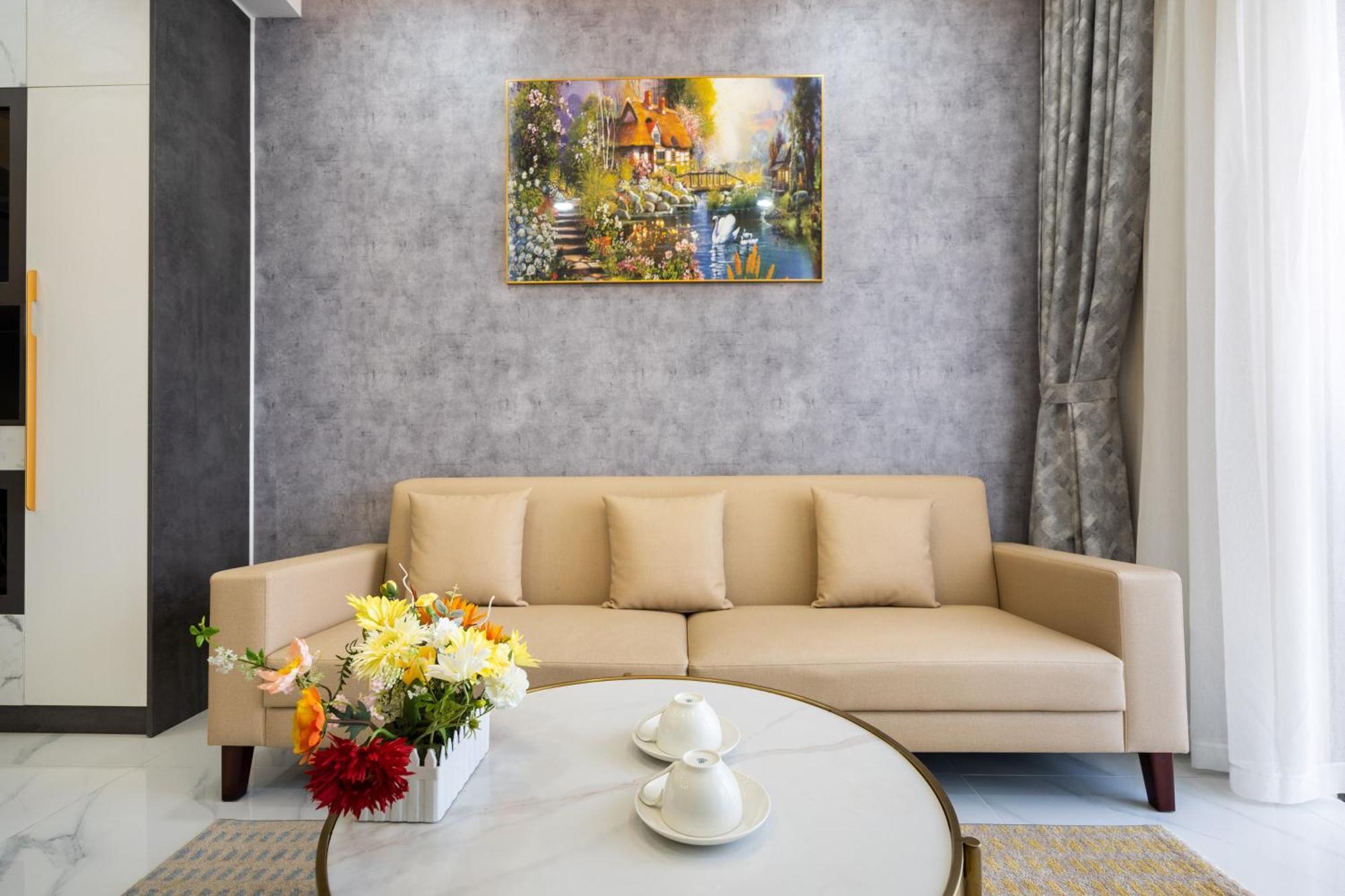 The Peak Midtown Twobedroom With Balcony Хошимин Екстериор снимка